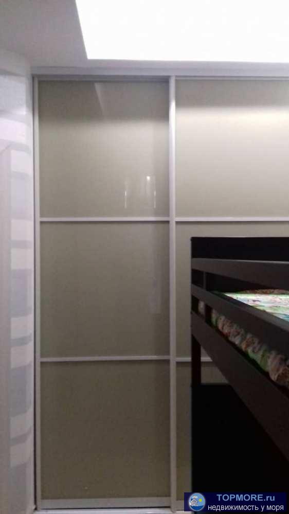 Продаю квартиру с ремонтом, прекрасным видом из окон. Дом новый, комфорт класса. Пешком до моря через парк можно... - 2