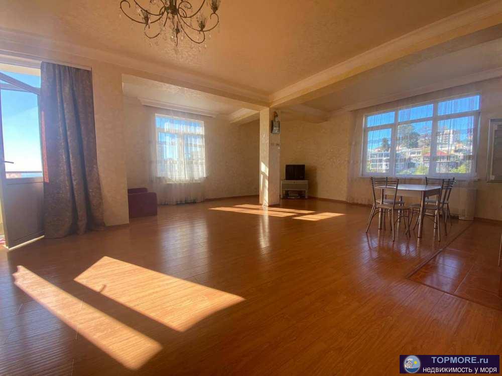 Предлогаю вашему вниманию отличная просторная квартира в популярном микрорайоне Светлана, на пологой улице...