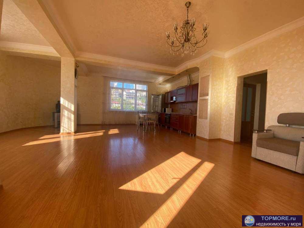 Предлогаю вашему вниманию отличная просторная квартира в популярном микрорайоне Светлана, на пологой улице... - 1