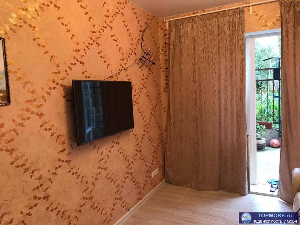 Продается мини-евродвушка  в новом доме . Квартира с ремонтом, с терассой.  Вторая линия Донской. Рядом школа и все... - 1