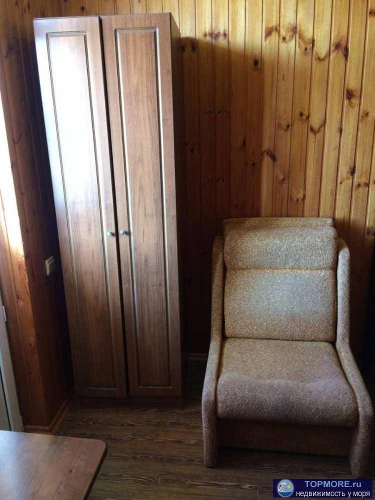 Срочно продам студию в центре Адлера. Жилой ремонт, большой балкон, есть возможность застеклить и сделать зону кухни,... - 1