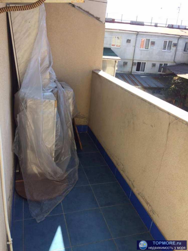 Срочно продам студию в центре Адлера. Жилой ремонт, большой балкон, есть возможность застеклить и сделать зону кухни,... - 2