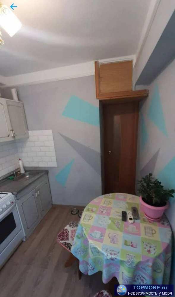 Продается однокомнатная квартира в центре Лазаревского в непосредственной близости к морю. Площадь 30 кв м. Третий...