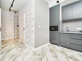 Срочно продаю квартиру с новым дизайнерским ремонтом. Самый центр...