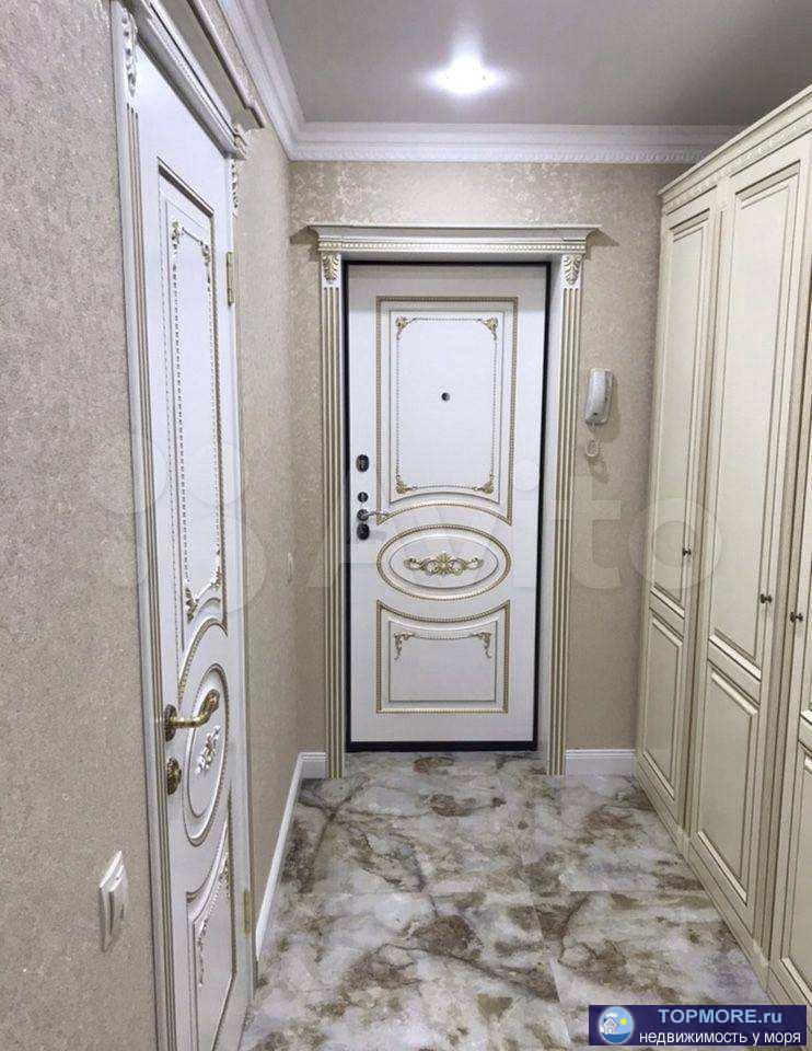 Продаётся Трехкомнатная квартира в самом центре Сочи. с новым дизайнерским ремонтом с мебелью и техникой .  - 2