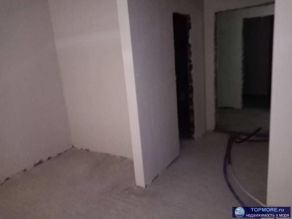  Светлая квартира с тремя панарамными окнами и балконом. В центре курорта Мацеста. До остановки,магазинов идти 3... - 1