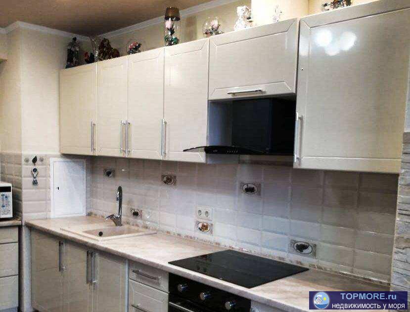 Продам квартиру с ремонтом в центре Сочи.  Две комнаты ,санузел, гардероб, лоджия.  Удачное местоположение - центр... - 1