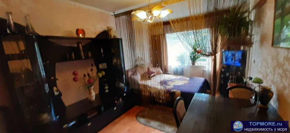 Продаю просторную квартиру в центре Сочи. Панельный дом. Район утопает в зелени. Все рядом: 2 школы, 4 детских сада,...