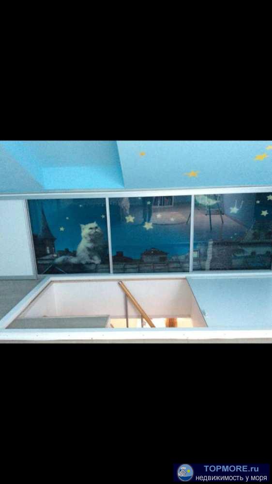 Продам трехуровневую квартиру в самом центре Сочи. Квартира находится в Завокзальном районе. 4 комнаты, кухня, 2...