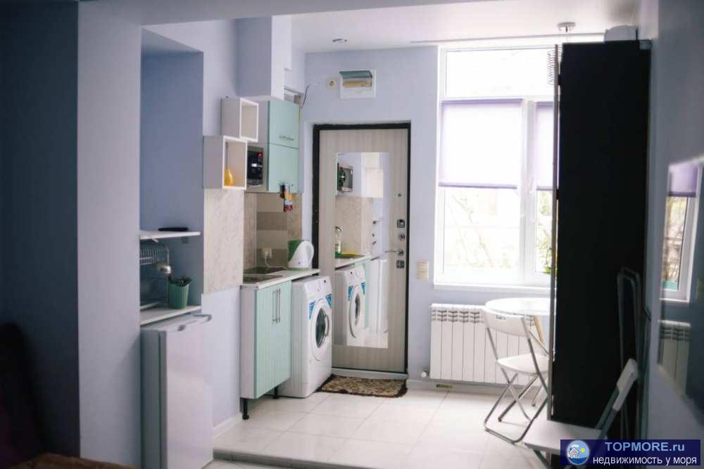 Однокомнатная уютная светлая и современная квартира с ремонтом на 1-ом этаже. Окно с шикарным видом на сад с... - 2