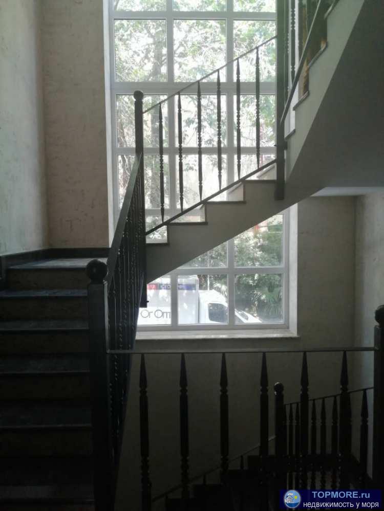 Продам квартиру свобоной планировки площадью 92,4 кв.м. с большим балконом в самом центре г. Сочи. Это стандарты... - 2