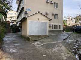 Лот № 103822. Продается много-комнатная двух-уровневая квартира в...