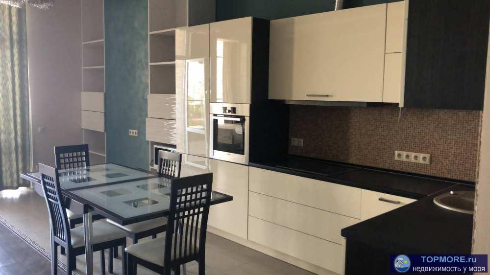 Продам квартиру на 21 этаже с дизайнерским ремонтом, в элитном районе с видом на море.Просторная квартира, потолки... - 1