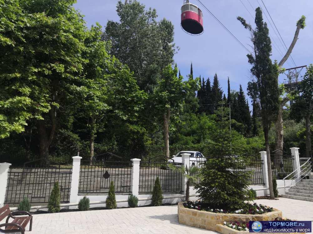 Продаю комфортные апартаменты с ремонтом и мебелью. Прекрасный вариант для сдачи. Море с песчано-галичным пляжем...