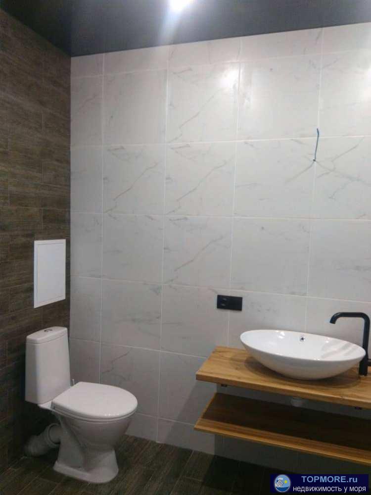 Шикарная 3-конм квартира в самом центре Адлера. В квартире выполнен дизайнерский ремонт. Закрытая придомовая...