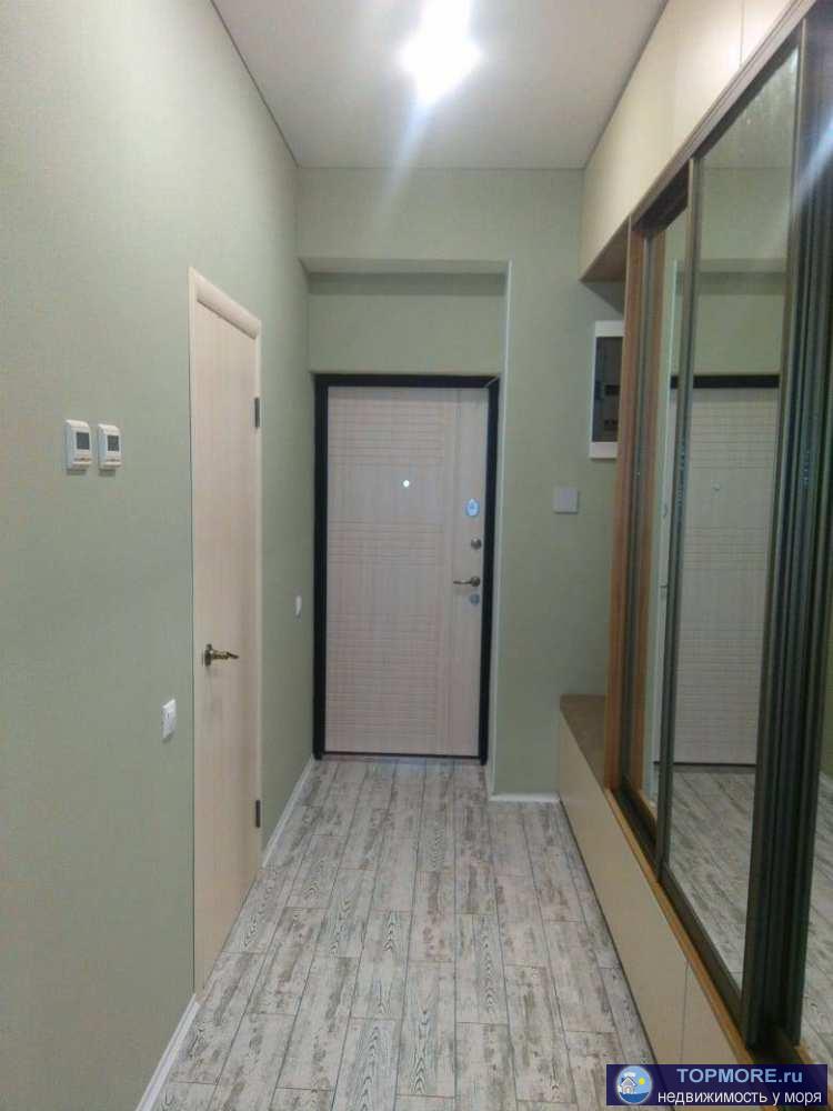 Шикарная 3-конм квартира в самом центре Адлера. В квартире выполнен дизайнерский ремонт. Закрытая придомовая... - 2