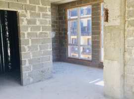 Продается видовая квартира 49.4 кв в самом сердце курорта поселка...