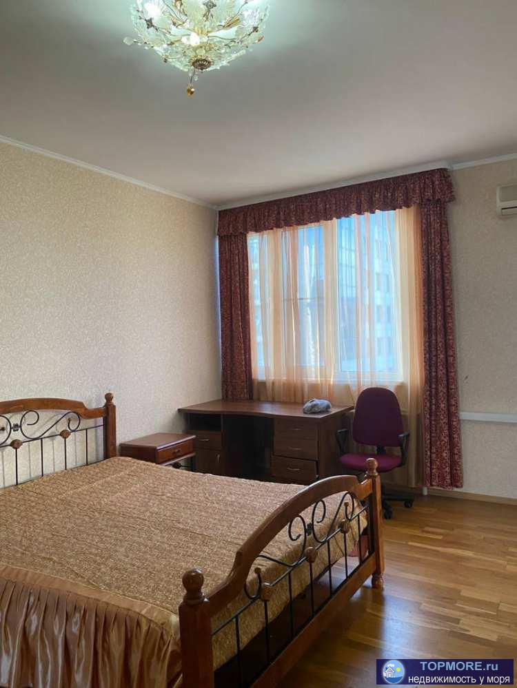 Квартира в Сочи. Это самый безопасный дом. В квартире 3 комнаты. Кухня-гостиная . Два санузла. Балкон и лоджия....