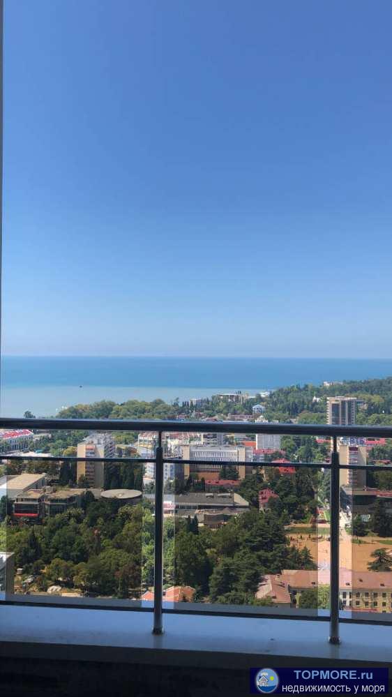 Продам квартиру на 21 этаже с дизайнерским ремонтом, в элитном районе с видом на море.  Просторная квартира, потолки... - 2
