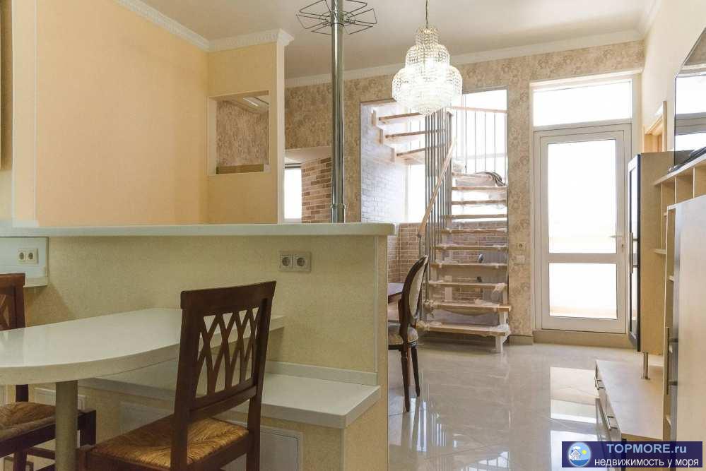 Продается пентхаус в доме бизнес класса. Пентхаус оборудован террасами, панорамными окнами. Панорамный вид на море из... - 2