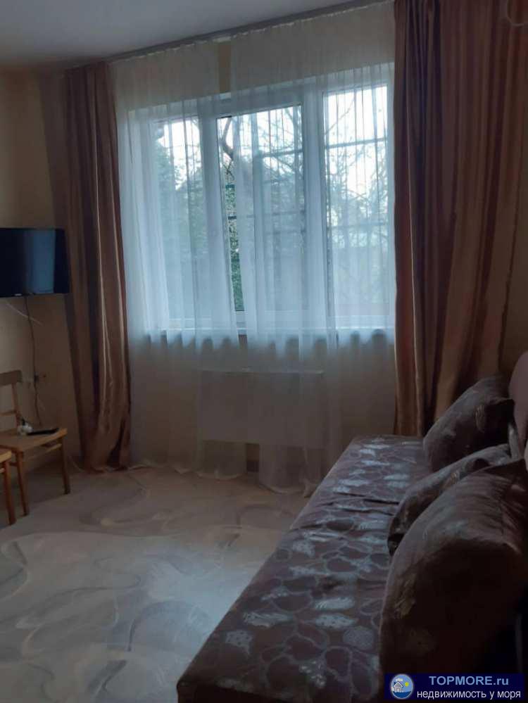 Срочно продам квартиру в центре Адлера. Квартира площадью 35м2, расположена на 1-ом этаже в 6-ти этажном жилом доме.... - 2