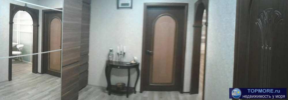 Светлая уютная квартира комфорт-класса с дорогой мебелью и сантехникой, встроенная кухня - всё остаётся. Удобная... - 1