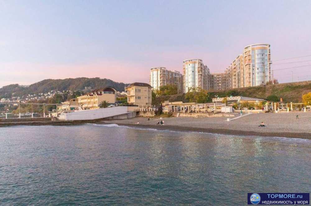 Лот № 114093. Светлая квартира с прямым видом на море и горы. Сделан дизайнерский ремонт, распланирована в спальню и... - 1