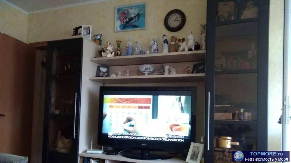 В Лазаревском районе г.Сочи на первом высоком (балкон в наличии) этаже пятиэтажного дома, в пяти минутах от моря,...