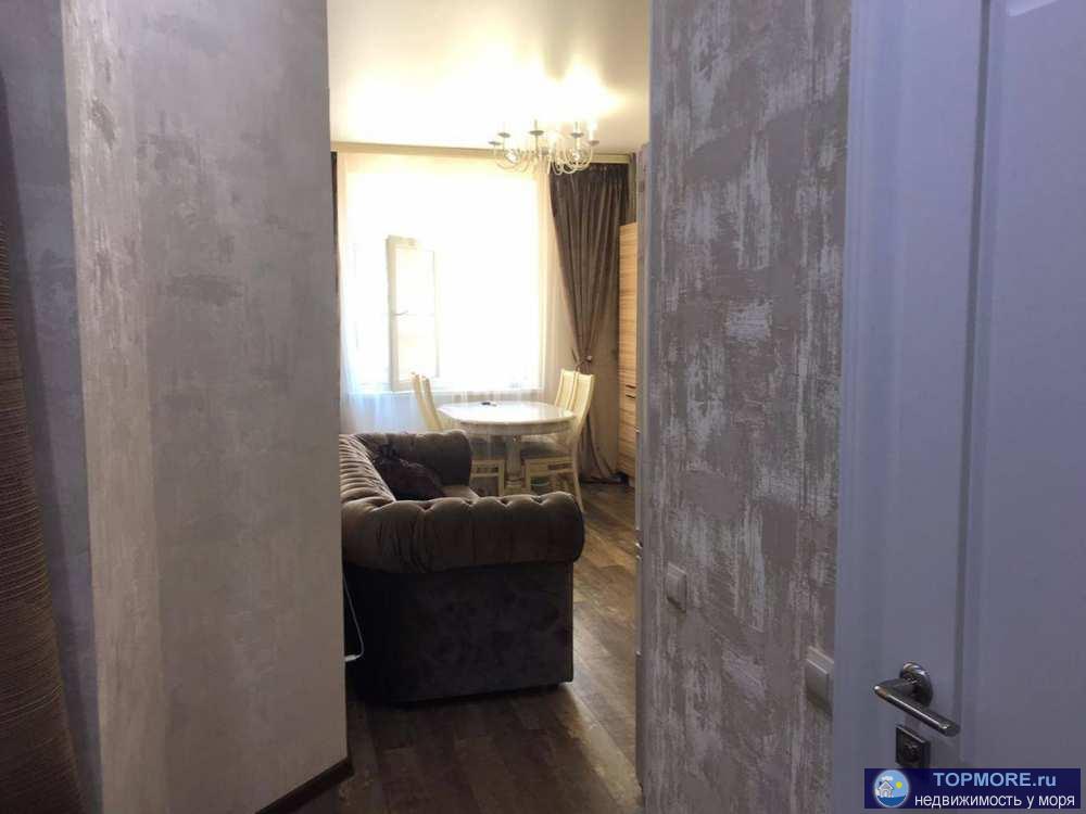 Продаю хорошую, просторную, светлую однокомнатную квартиру (спальня и большая кухня-гостиная) с видом на реку. В... - 1