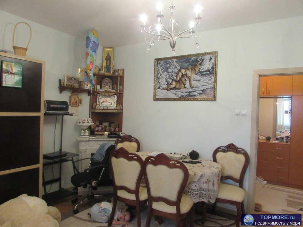 Продаю двухкомнатую квартиру в центре города. Две спальни.Светлая детская комната,просторный зал. Спальня с большой... - 2