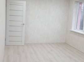 Продаётся угловая 1 комнатная квартира с новым, светлым ремонтом...