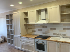 Продам квартиру в доме бизнес класса с дизайнерским ремонтом...