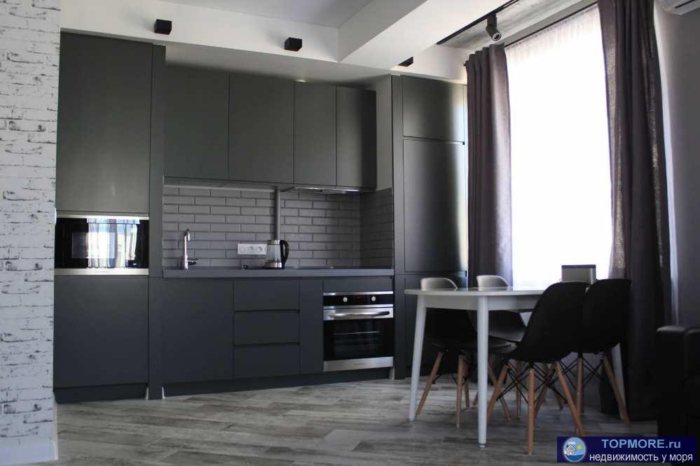 Продается 2-х комнатная квартира с  дизайнерским ремонтом в доме бизнес класса. Дом находится в 500 метрах от моря и...