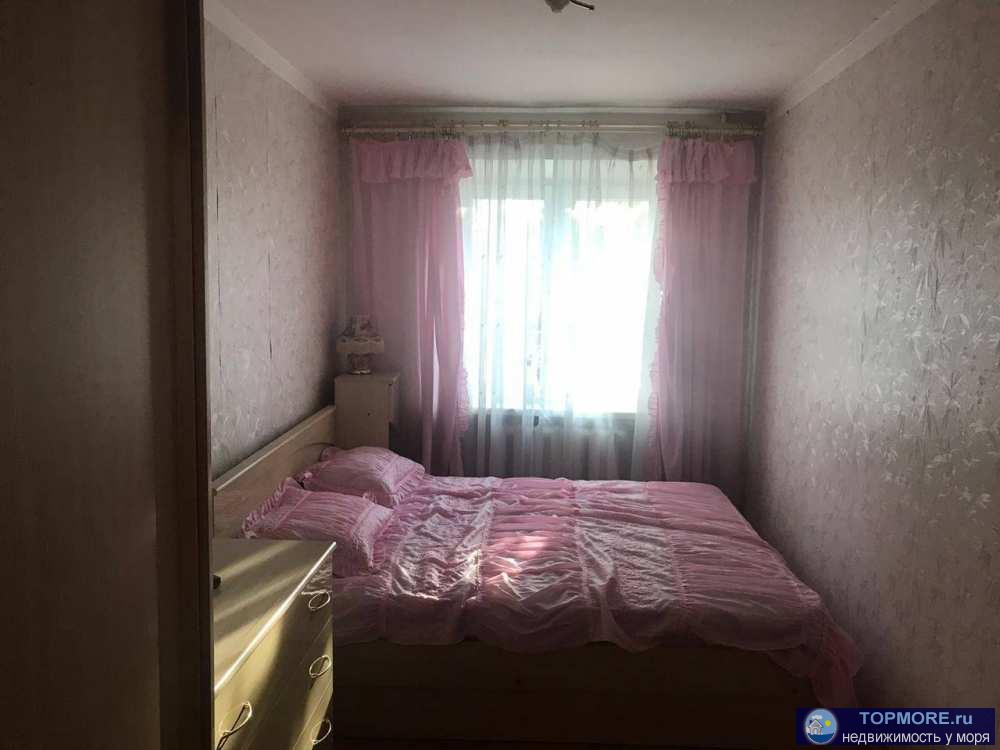 Продаю двух комнатную квартиру  разлетайку на 2 этаже 5 этажного дома площадью 42 кв.м + 5 кв.м жилая лоджия.Мебель...