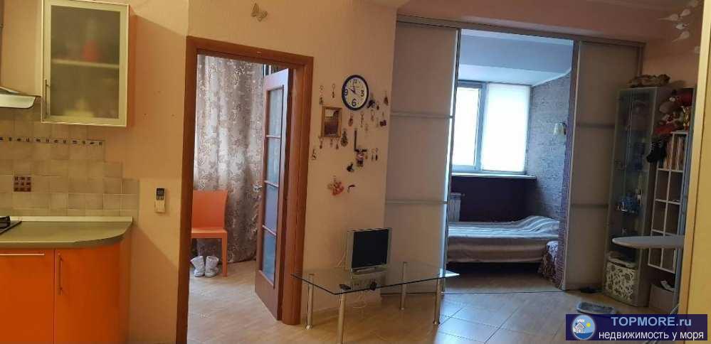 Продается квартира на Светлане!Присутствуют инфраструктуры, такие как: школа(№44), детские сады(№21 и 27), магазины в...