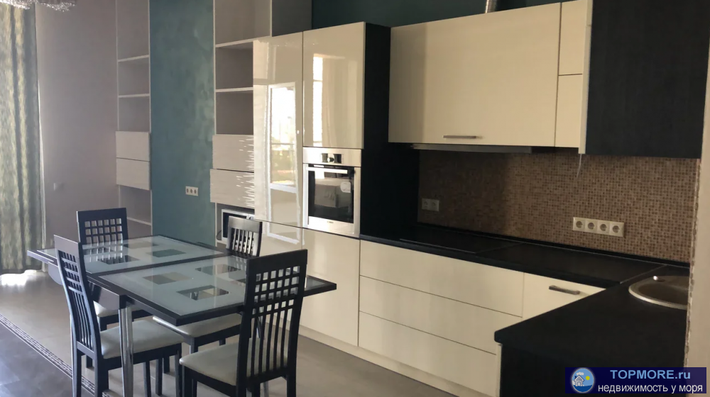 Продается элитная квартира в центре Сочи! С дизайнерским ремонтом на 21 этаже. Квартира просторная, высокие потолки ,... - 1