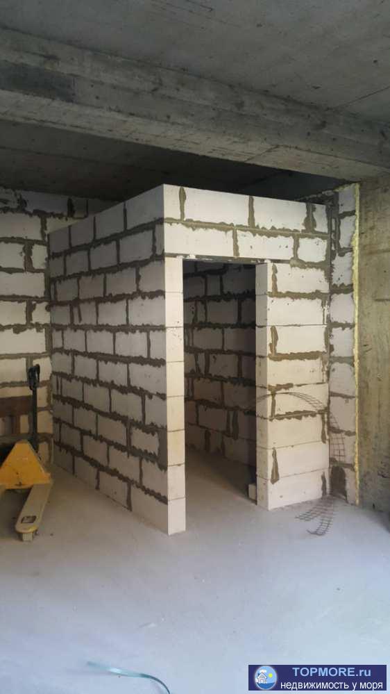 продается черновая квартира 26кв.м. в Эстосадке. Все коммуникации центральные.  - 1