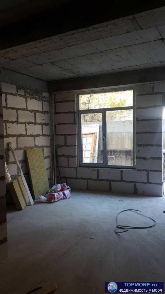 продается черновая квартира 26кв.м. в Эстосадке. Все коммуникации центральные.  - 2