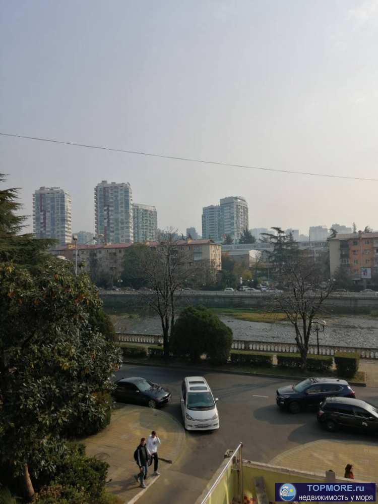 Продам апартаменты в центре г.Сочи с ремонтом, мебелью и кухонной техникой, видеонаблюдение по периметру. В шаговой... - 1