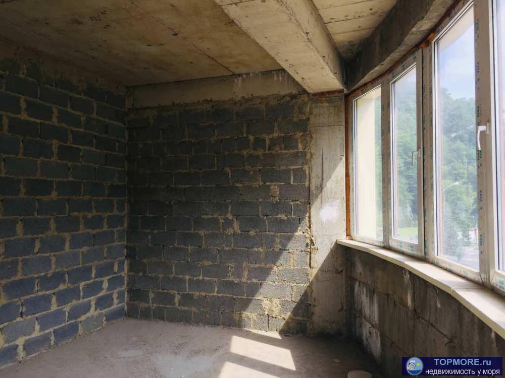 В продаже светлая квартира в Эстосадке с панорамным видом на Аибгу. Кухня-гостиная, одна спальня (возможно отгородить...