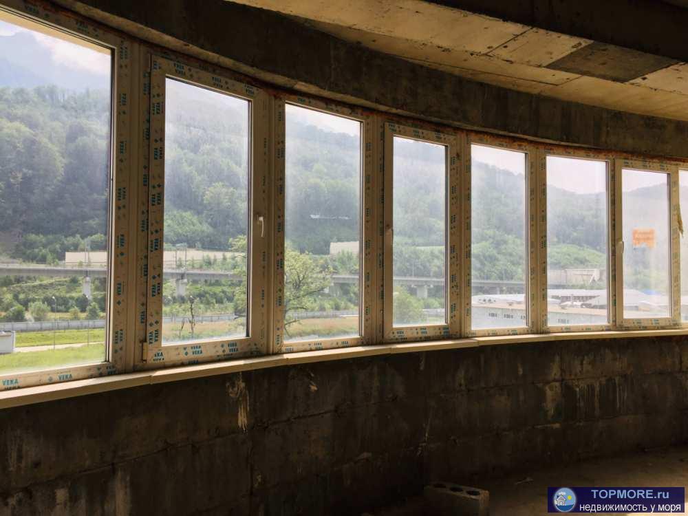 В продаже светлая квартира в Эстосадке с панорамным видом на Аибгу. Кухня-гостиная, одна спальня (возможно отгородить... - 1