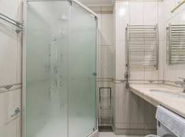 Квартира с дизайнерским ремонтом, полностью готова к проживанию....