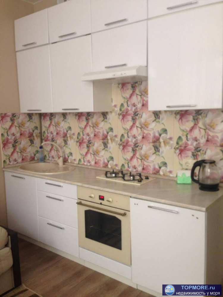 Продается 3х комнатная квартира в сталинском доме, на 3 этаже. Ремонт жилой, все в квартире остается, комнаты...