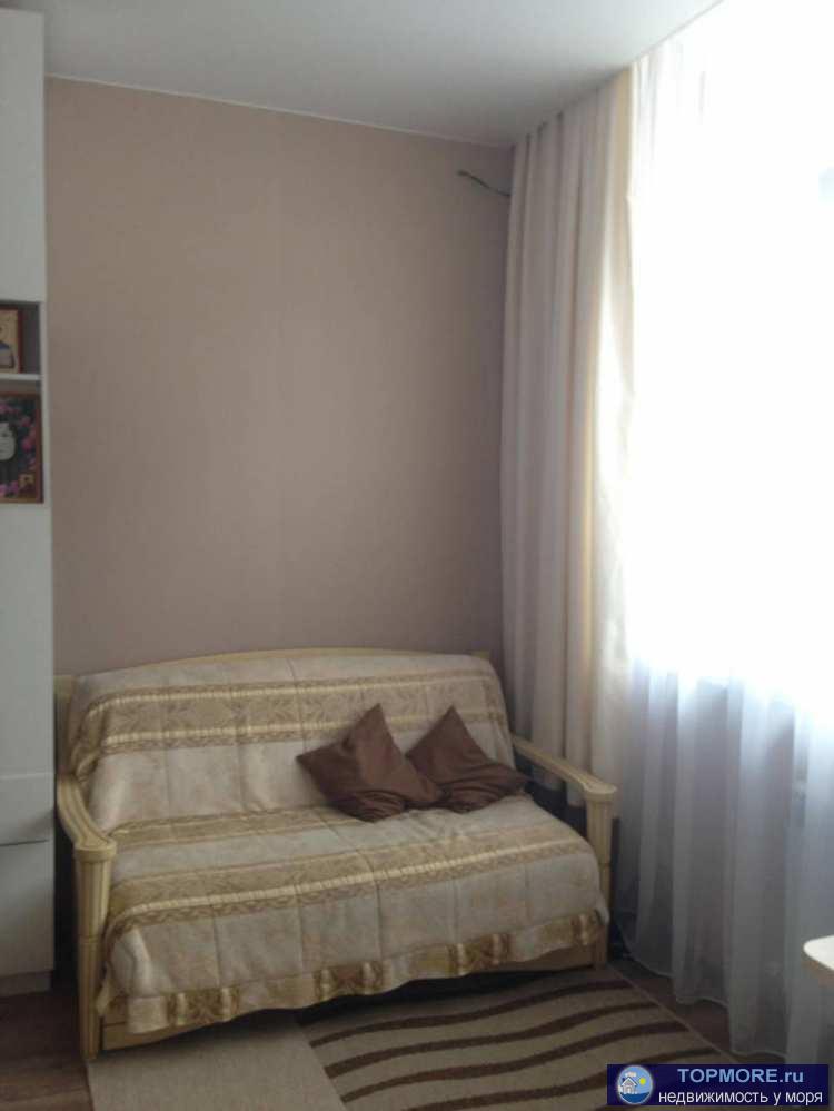 Продается 3х комнатная квартира в сталинском доме, на 3 этаже. Ремонт жилой, все в квартире остается, комнаты... - 1