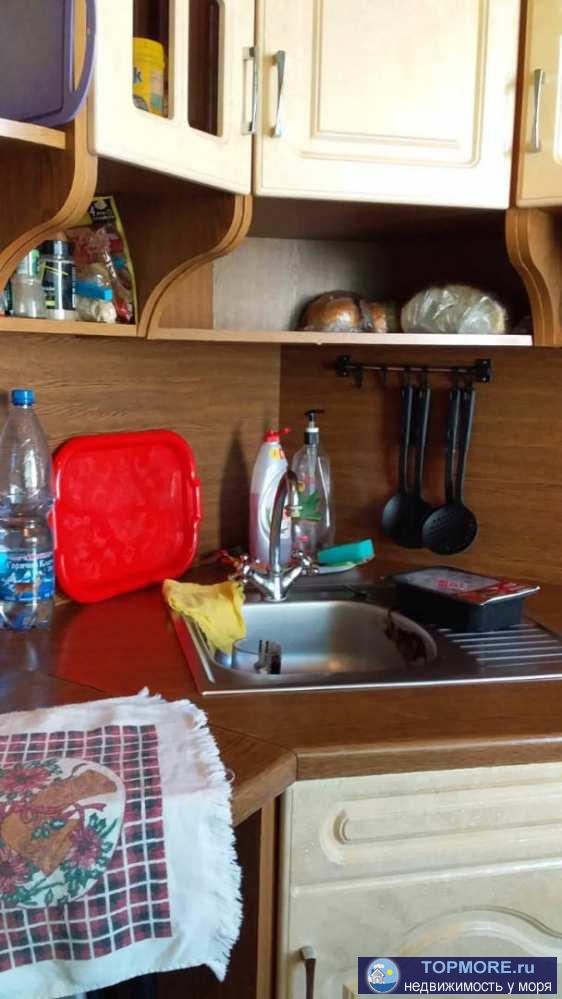 квартира в панельном доме на 5 этаже пятиэтажки. Большая лоджия как еще одна комната. До моря 800 м. частично сделан... - 2