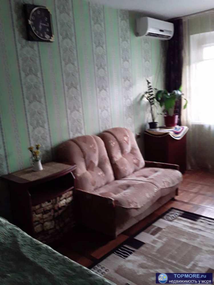 Продаётся двухкомнатная квартира. Высокий первый этаж, как второй (жилой цоколь). Отличное месторасположение, море в...