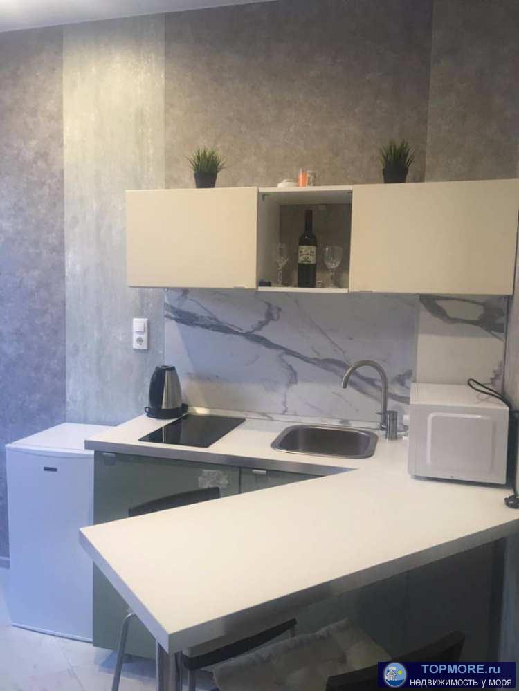 Студия с хорошим ремонтом.Статус Квартира. Дом сдан в 2018 г.Жилой комплекс удачно расположен в курортной зоне около...