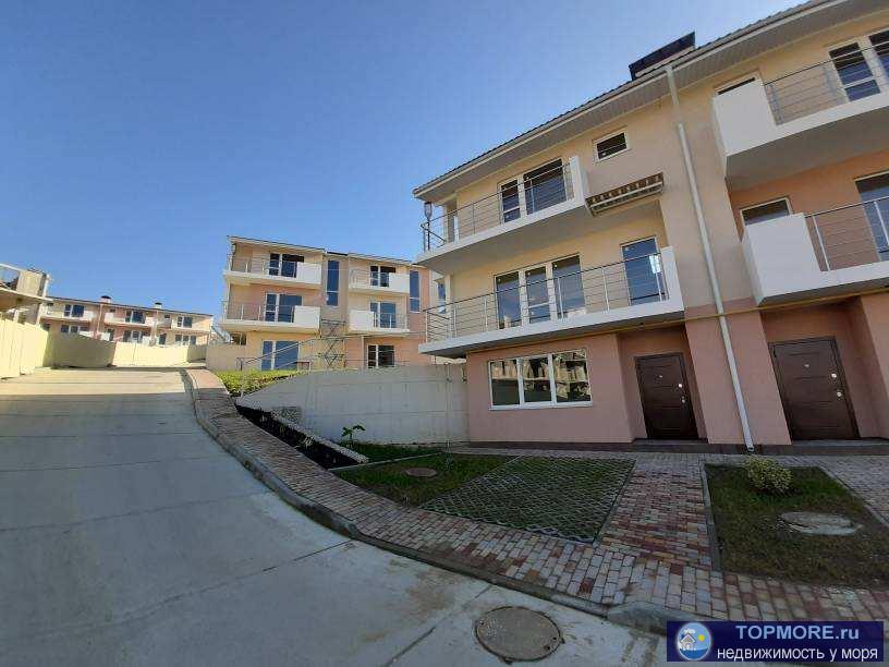 Продается таунхаус в котеджном поселке в Курортном городке Адлера на ул. Троицкая.На территория комплекса размещаются... - 1