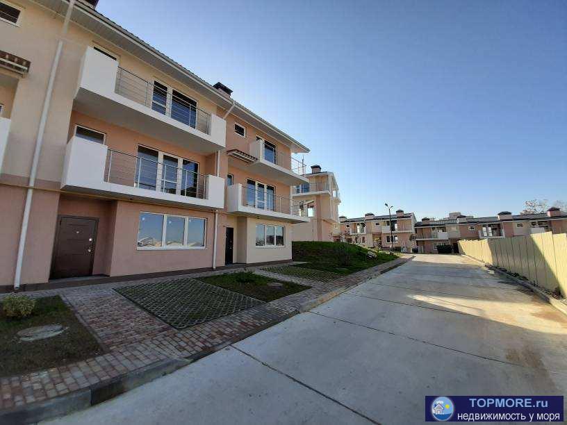 Продается таунхаус в котеджном поселке в Курортном городке Адлера на ул. Троицкая.На территория комплекса размещаются... - 2