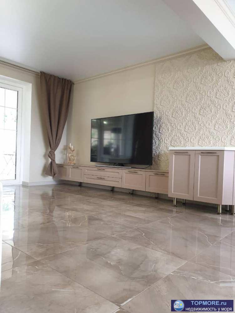 Продаётся 2-этажный дом в Хосте, общая площадь дома 250 кв.м., жилая 160 кв.м. На первом этаже кухня-гостиная,...